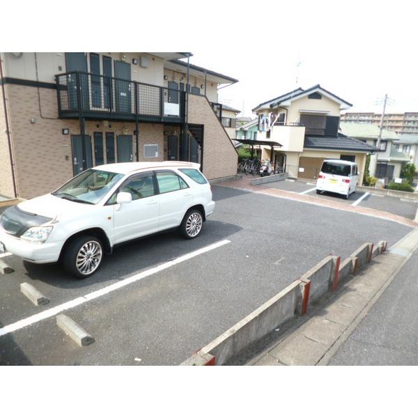 クレアール弐番館（0103） 駐車場