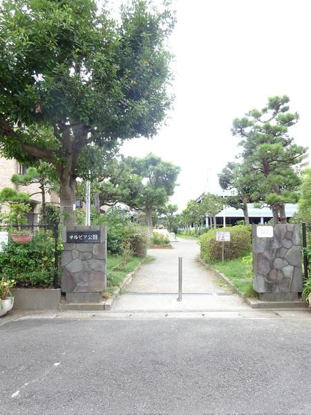 塩焼中央公園：710m