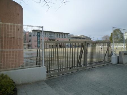 調布市立調和小学校：352m