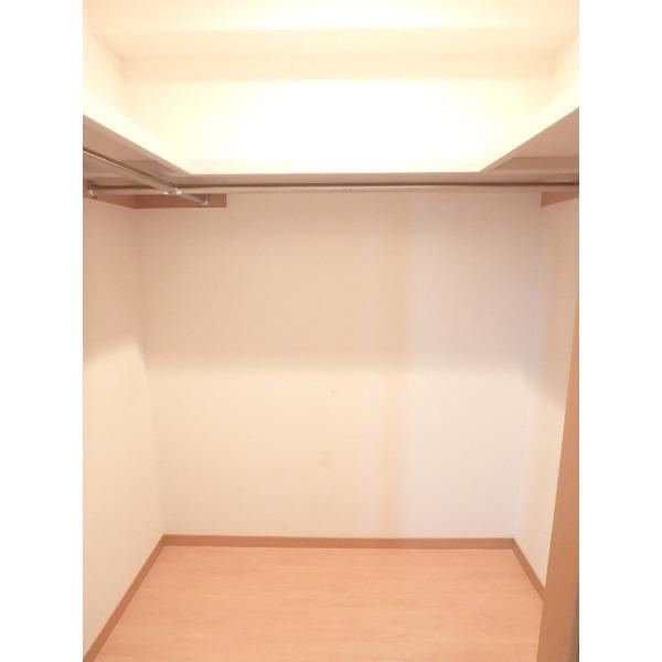 Ｌｕｎａ　Ｈｅｉｇｈｔｓ　金堀１番館（0102） 収納