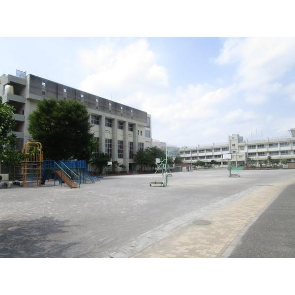 江戸川区立葛西小学校：652m