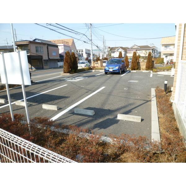 ローレルガーデンヒルズ参番館（0102） 駐車場