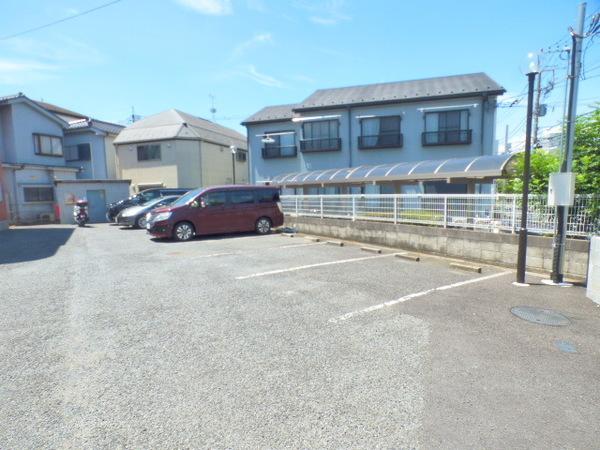 フローレンス山嵜（0203） 駐車場