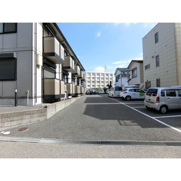 セジュール旭町（0204） 駐車場