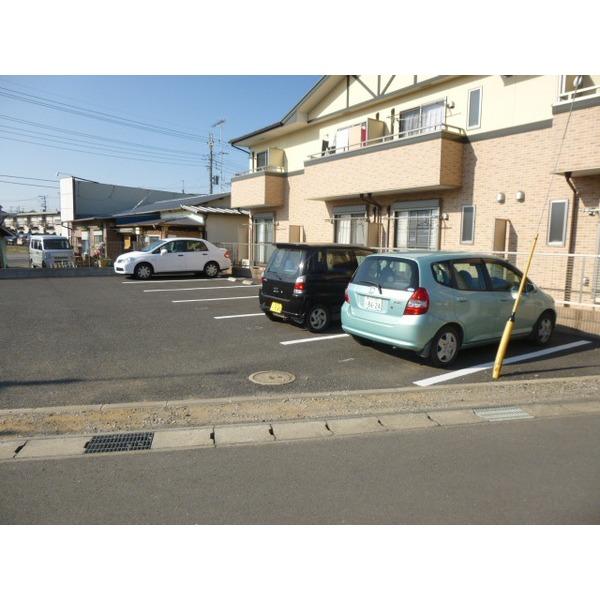 アヴァンセ（0102） 駐車場