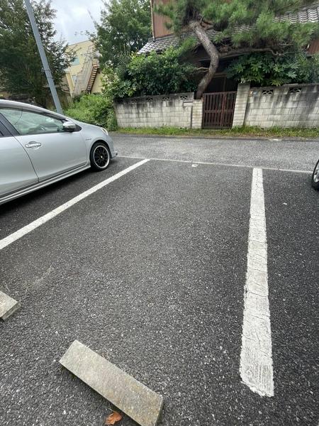 ヴィラージュ板倉（0102） 駐車場