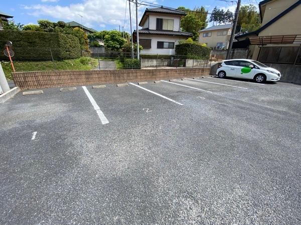 クラヴィーア（0110） 駐車場