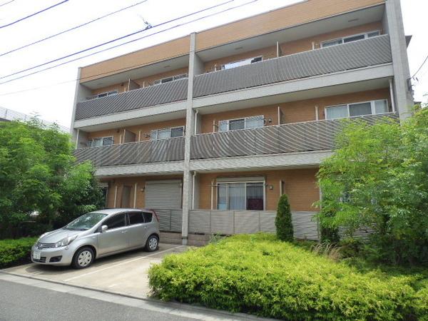 篠崎駅より徒歩4分 築16年10ヶ月 3階建の賃貸物件