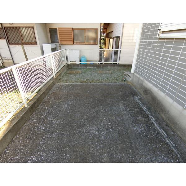 ピア（0101） 駐車場