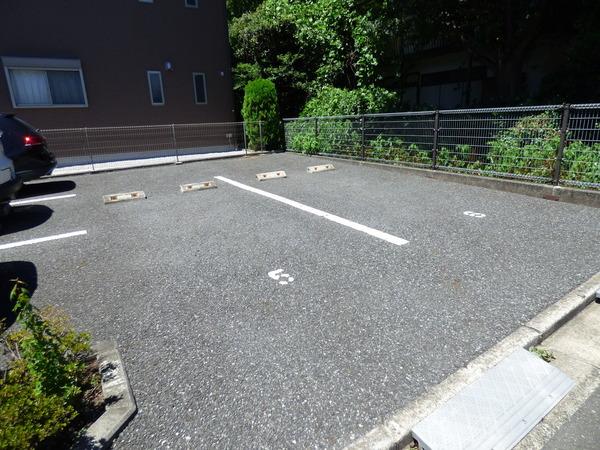ハッピー・ファースト小平（0102） 駐車場