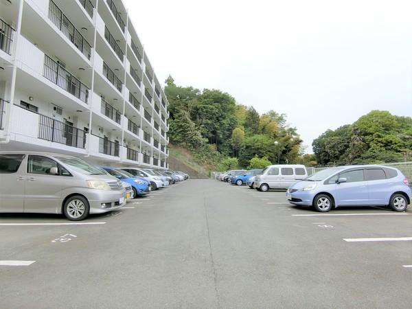 イトーピラ向ヶ丘弐番館（0205） 駐車場