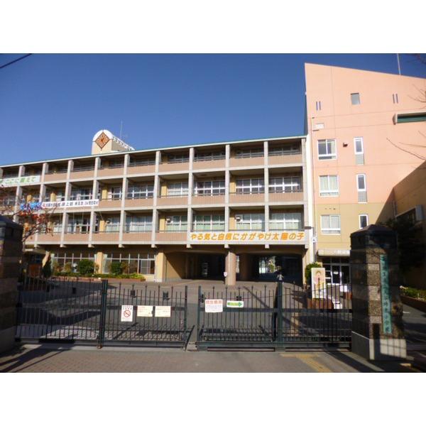 さいたま市立大谷場東小学校：851m