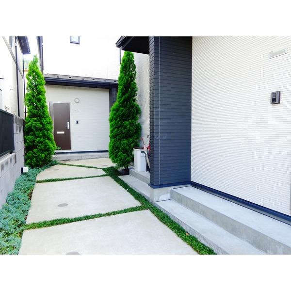 ＺＥＬＫＯＶＡ（0103） エントランス