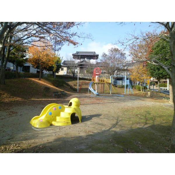 栗山公園：935m
