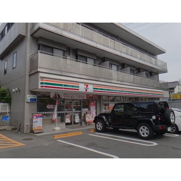 セブンイレブン横浜岸根公園店：310m