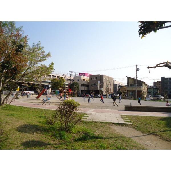 行徳中央公園：1268m