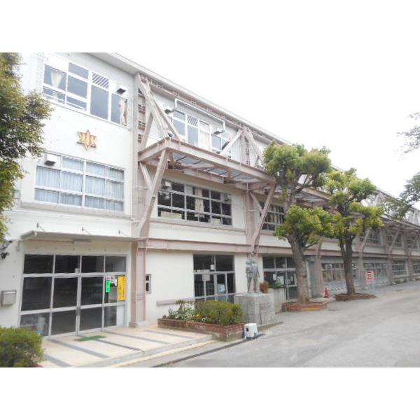 船橋市立葛飾小学校：794m