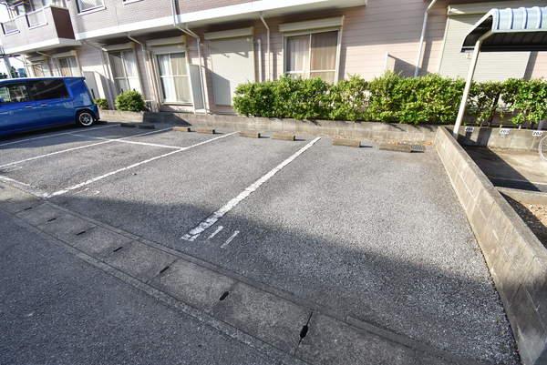 タウンシャイン若葉Ａ（0202） 駐車場