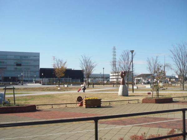 におどり公園：800m