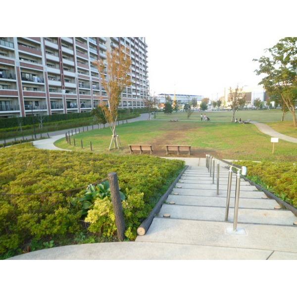 流山おおたかの森駅南口公園：1640m