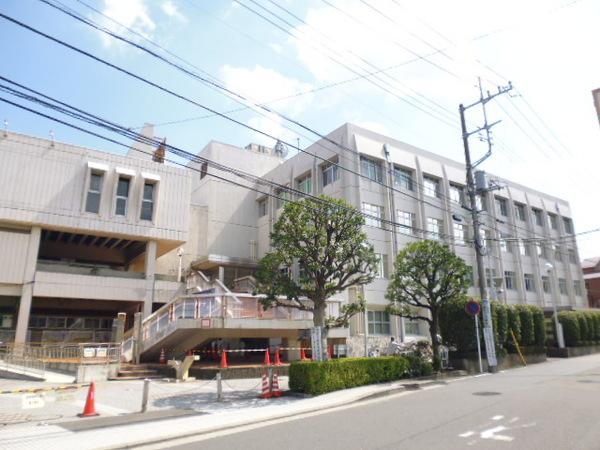 横浜市緑区役所：2055m