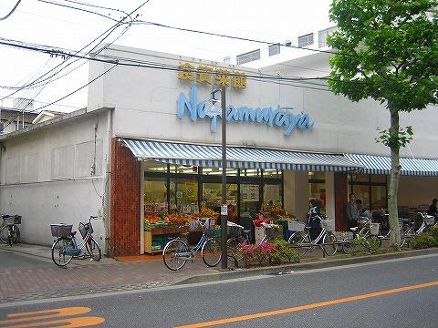 中村屋さんかく店：132m