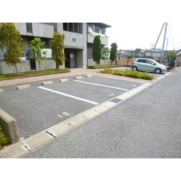 ヤマサンＢ（0101） 駐車場