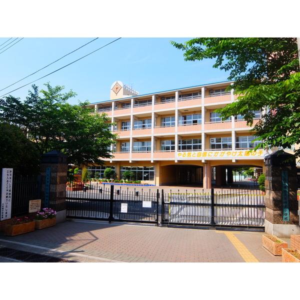 さいたま市立大谷場東小学校：564m