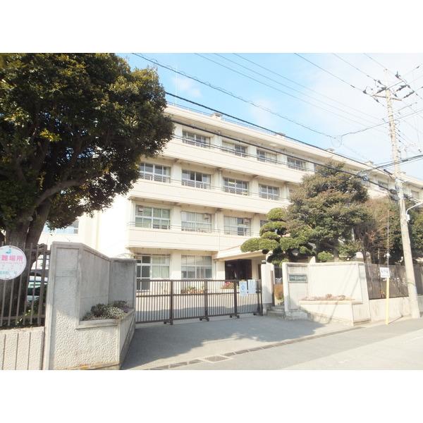 千葉市立幕張本郷中学校：141m