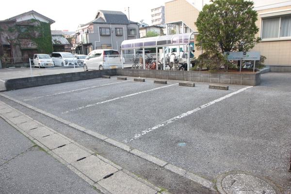ラプラージュ（0205） 駐車場