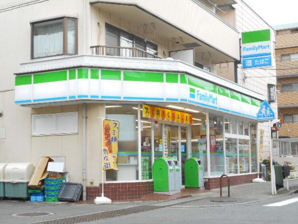 ファミリーマート川崎坂戸店：252m