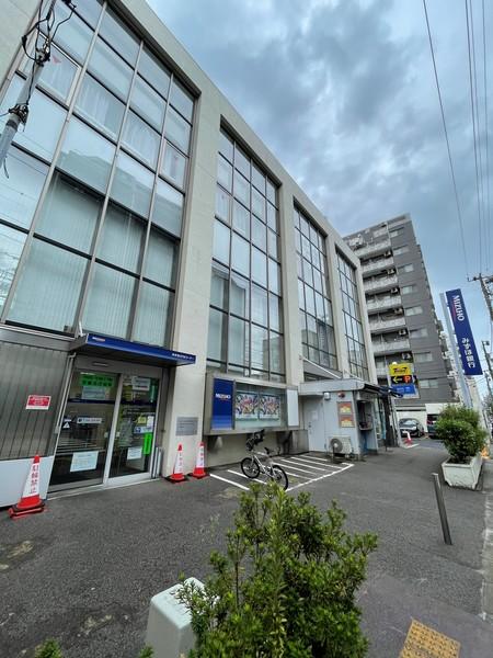 みずほ銀行根津支店：197m