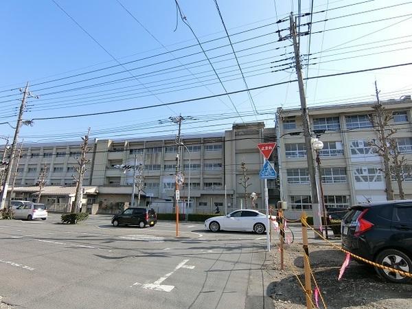 高崎市立佐野中学校：422m
