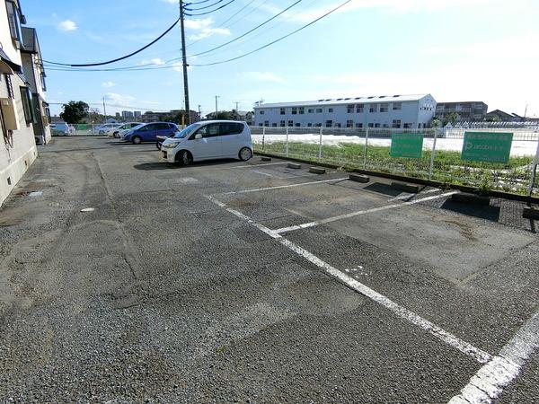 ストークタウンＢ棟（0103） 駐車場