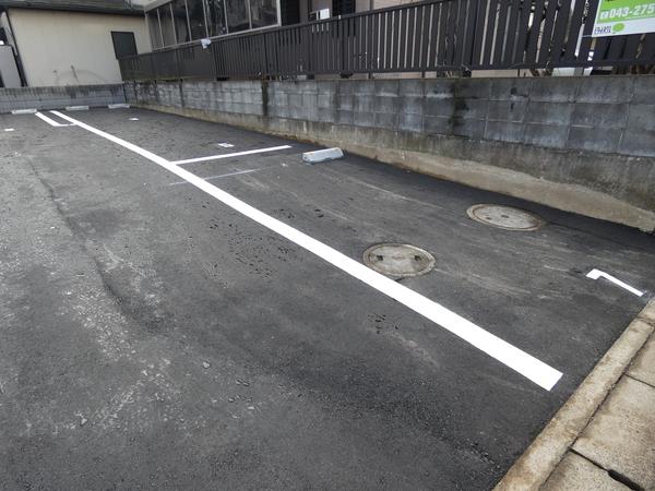 カレスト七中前駐車場（0001） 駐車場