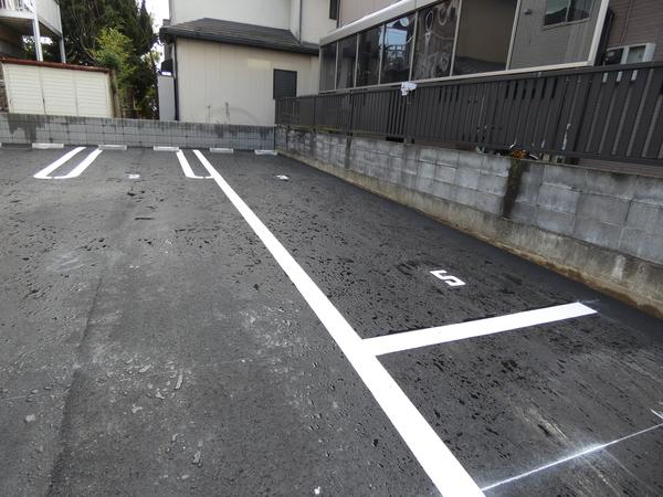 カレスト七中前駐車場（0001） 駐車場