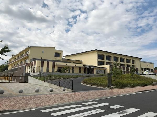 成田市立公津の杜中学校：2957m