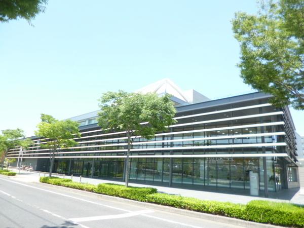 成田市立図書館公津の杜分館：2008m