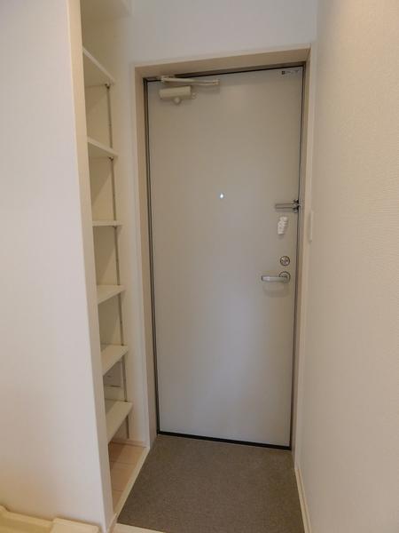 プレミオ関町（0301） 玄関