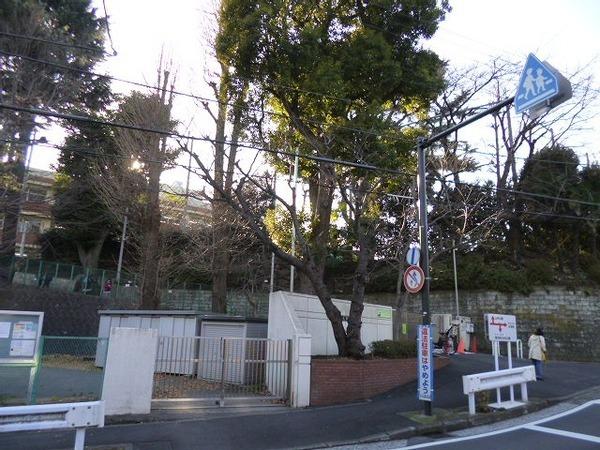 横浜市立元街小学校：1466m