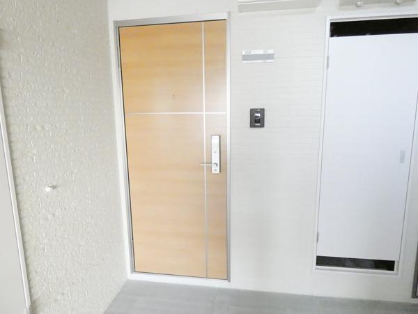 リオン仲町台（0202） 玄関