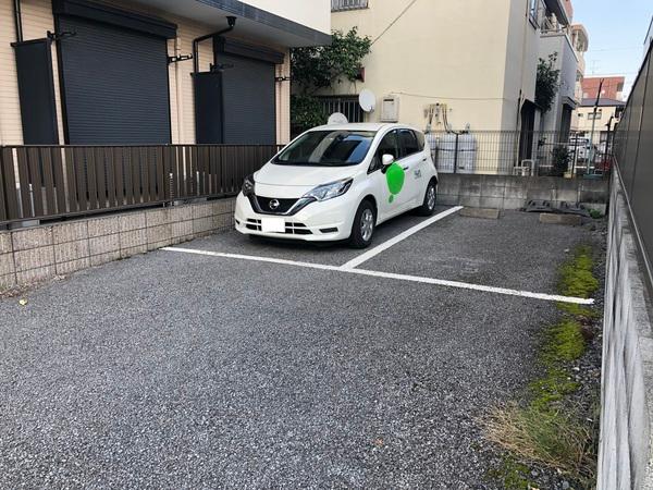 プレジール南越（0102） 駐車場