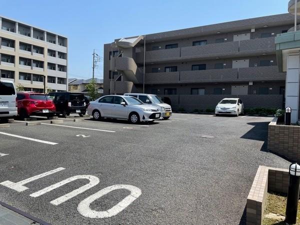 アレスルーチェ（0308） 駐車場
