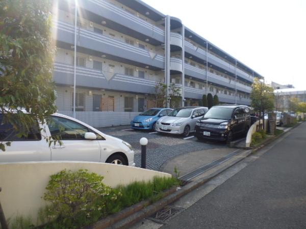 シャトー高山（0201） 駐車場