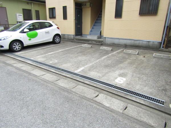 ガーデンベレーザ（0102） 駐車場
