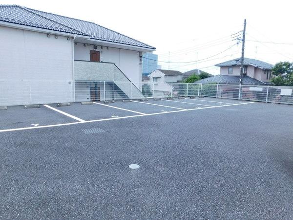 コリーヌ（0306） 駐車場