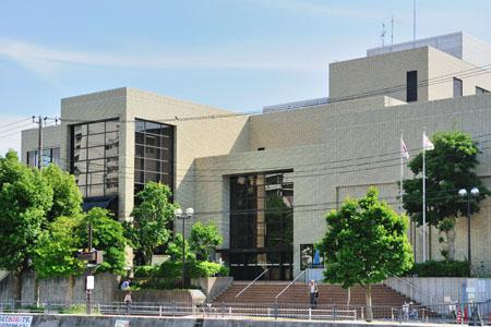横浜市保土ヶ谷図書館：1462m