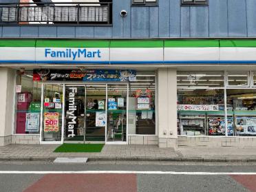 ファミリーマート調布駅北店：150m