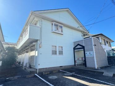 閑静な住宅街に立地