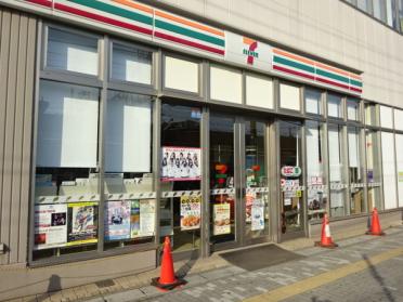 セブンイレブン船橋北習志野駅前店：135m